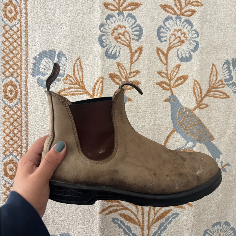 Blundstone Taupe Leather Ankle Boots
